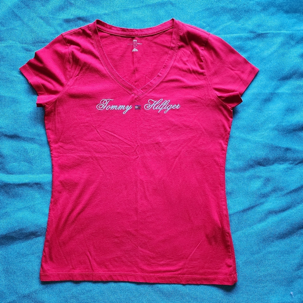 EUC TOMMY HILFIGER DARK PINK V NECK T-SHIRT WITH CAP SLEEVES ~ SIZE LARGE